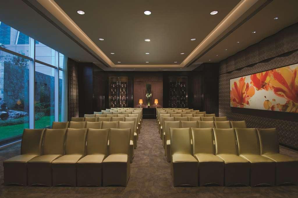 Отель Doubletree By Hilton Пекин Удобства фото