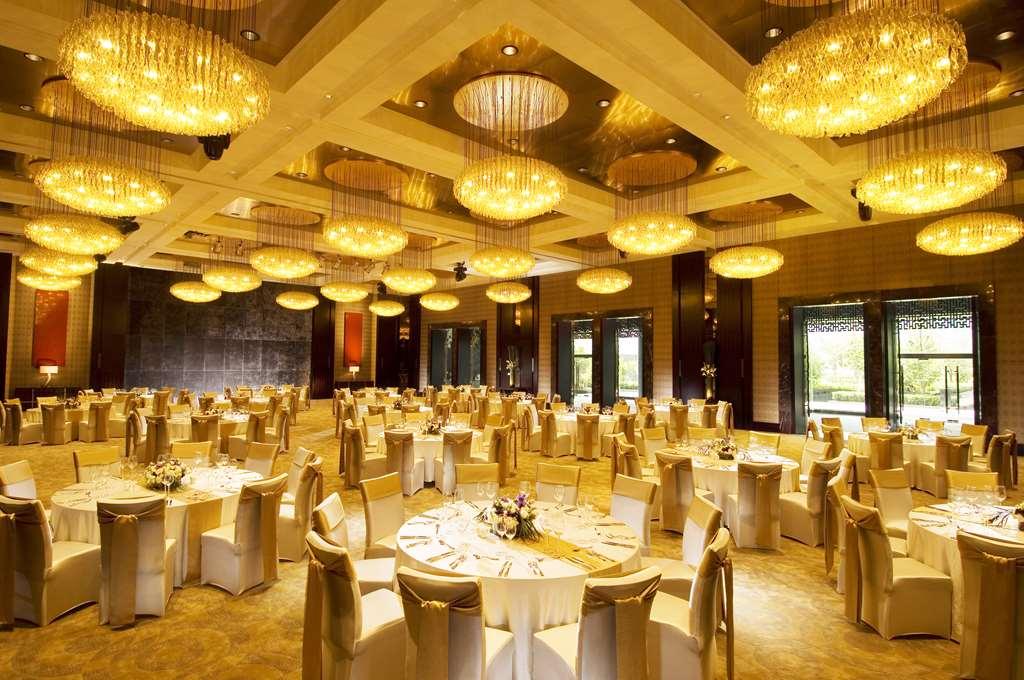 Отель Doubletree By Hilton Пекин Удобства фото