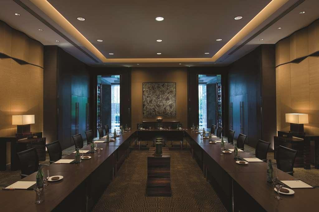 Отель Doubletree By Hilton Пекин Удобства фото